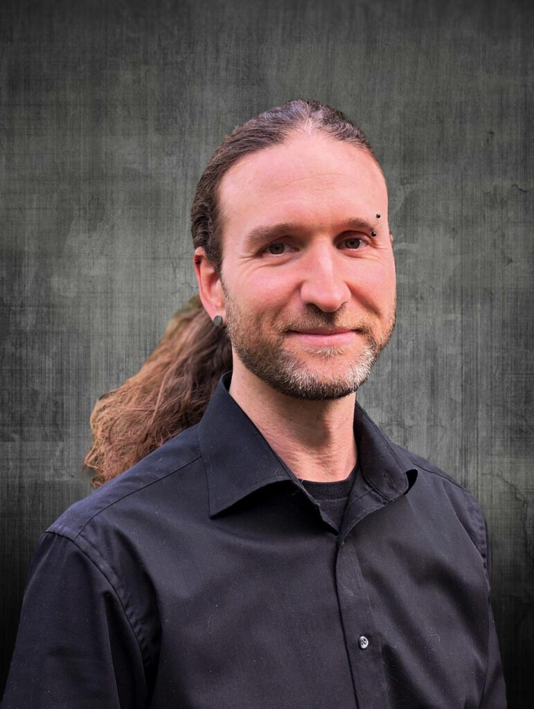 Portraitbild Thiemo Czarnetzki, Prokurist des Ingenieurbüro für Explosionsschutz BAHREX Consulting GmbH in Oer-Erkenschwick